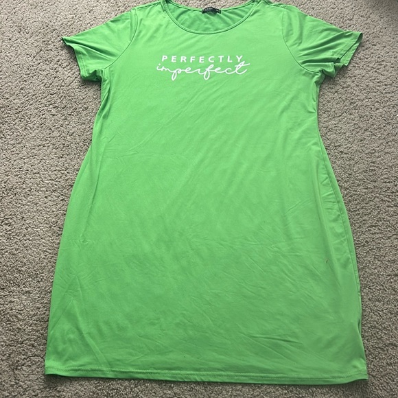 Bright Green Dress with words - Picture 1 of 2
